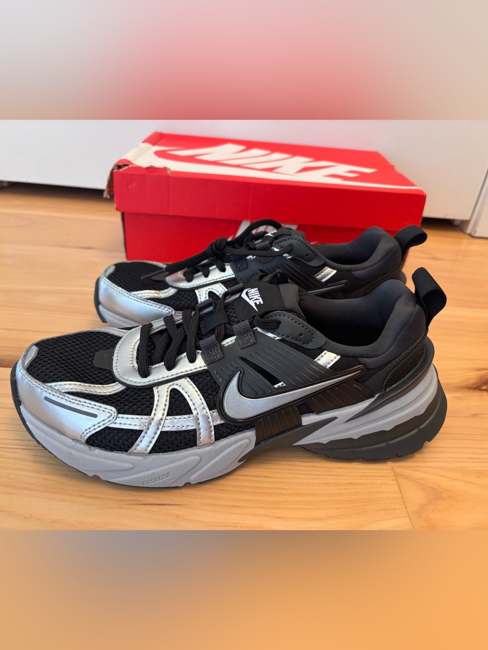 Women’s Nike V2K Run Black Metallic Silver Sz 8.5 New In Box Running Casual